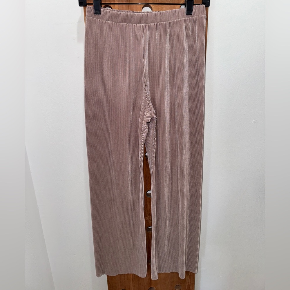 RO&DE Ribbed Satiny Pant Set - Picture 6 of 10